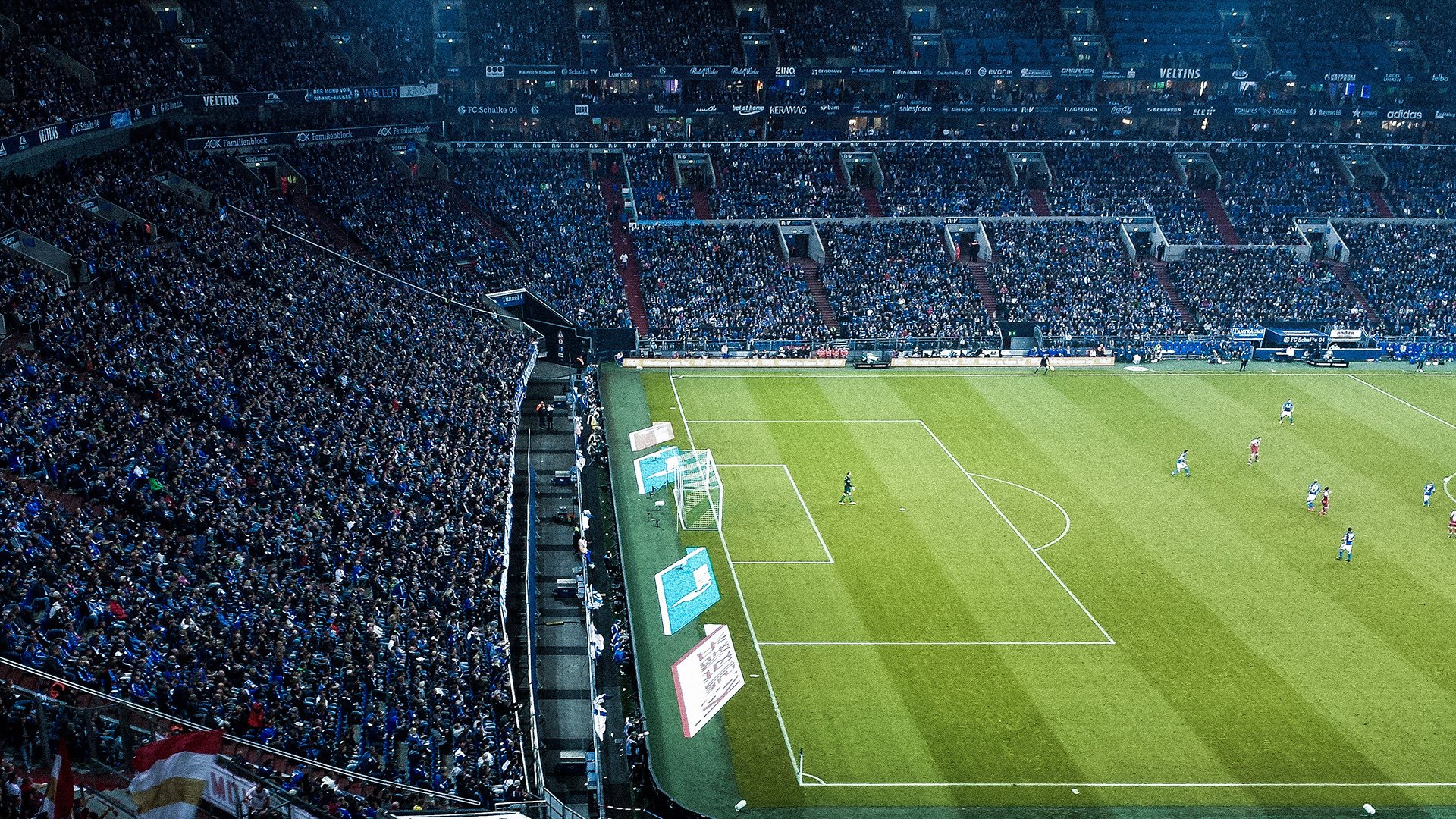 高尔强硬的突破能力，使袋鼠队进攻更具威胁